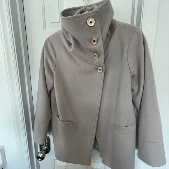 Sisley Jacket - Picture 3 of 15